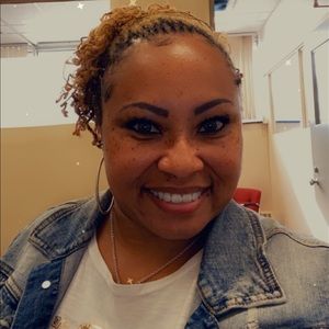 Meet your Posher, Lisa